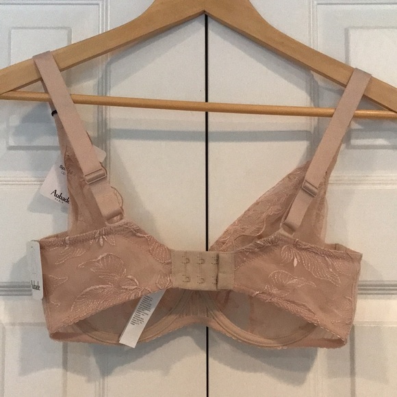 Aubade Triangle Plunge Lace Bra in Skin - Picture 7 of 7